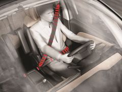 Při nechtěném přejetí vymezeného pruhu upozorní cukající pásy řidiče.