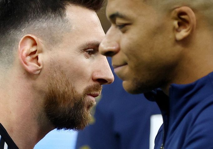 Finále MS ve fotbale 2022, Argentina - Francie: Lionel Messi a Kylian Mbappé.