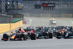 První sprint formule 1 ovládl Verstappen, hned po startu ujel Hamiltonovi