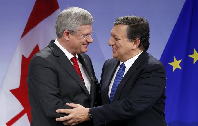 Kanadský premiér Stephen Harper a předseda Evropské Komise José Manuel Barroso.