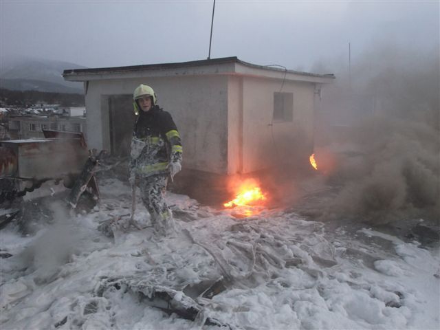 Požár paneláku v Jirkově na Chomutovsku