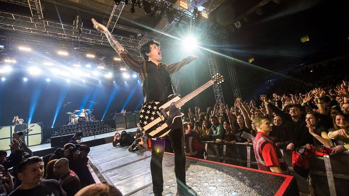Fotky: Green Day rozpoutali v Praze punkové šílenství