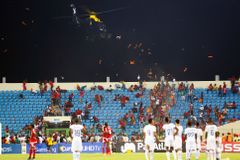 Ghana slaví postup. Násilí fanoušků krotila i helikoptéra