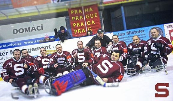 11. a 12. zápas byl pro tým HC Sparta Praha Sledge hokej jako na houpačce. Na domácí půdě podlehl pardubickým Mustangům 4:1 a olomoucké Kohouty porazili 2:1.