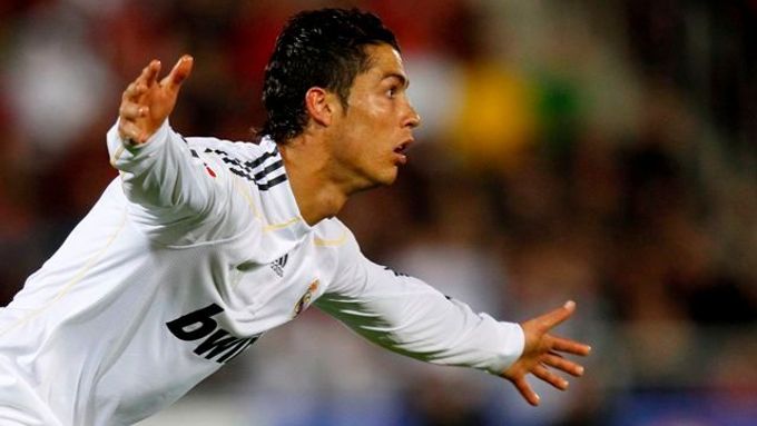 Ronaldo slaví branku v síti Mallorky.