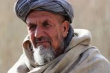 Jeden z členů místní šúry, tedy afghánské rady starších. I do jeho vesnice se teď přes nové mosty dá dojet autem.
