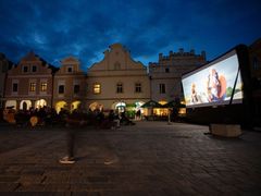 Projekce Anifilmu na Masarykově náměstí.