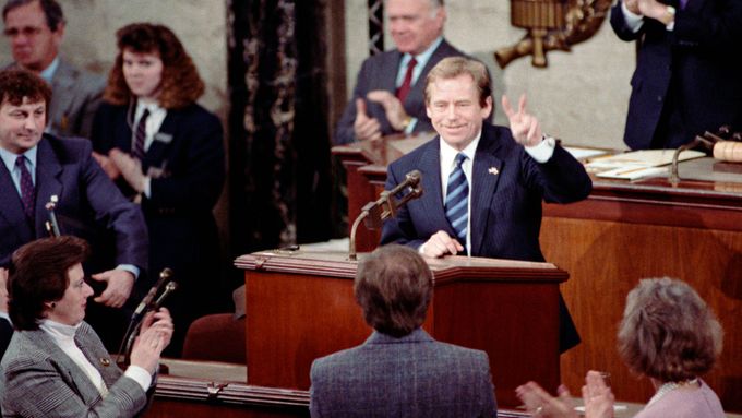 Václav Havel při projevu v americkém Kongresu v únoru 1990.