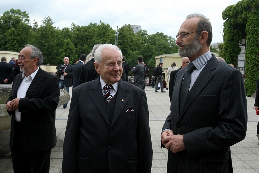 Pohřeb Valtra Komárka