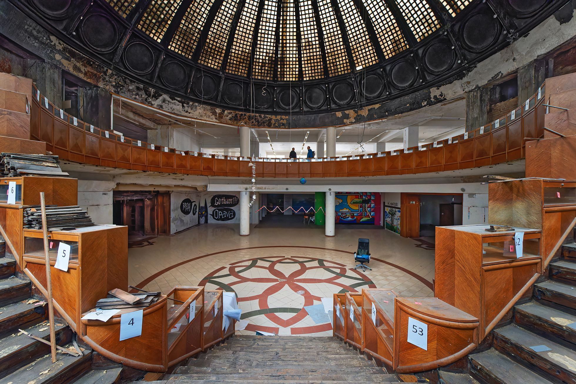 Zchátralý bývalý obchodní dům Breda v Opavě, jehož autorem je architekt Leopold Bauer