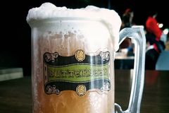 Pivo, žloutky a máslo? Tohle je tajný recept na máslový ležák z Harryho Pottera