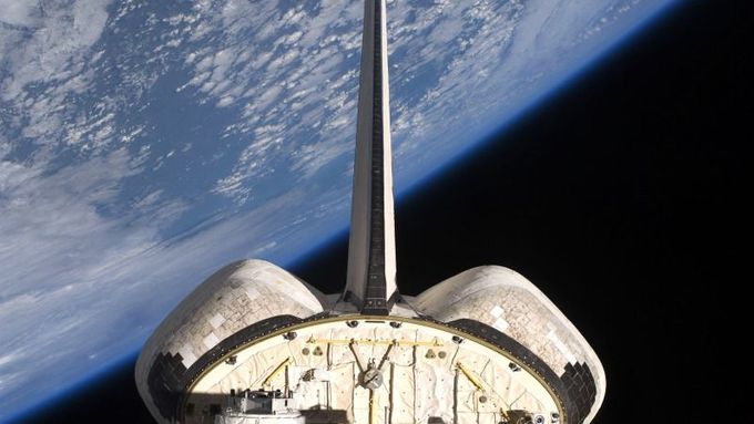 Pohled na Zemi z raketoplánu Endeavour při jedné z jeho předchozích misí