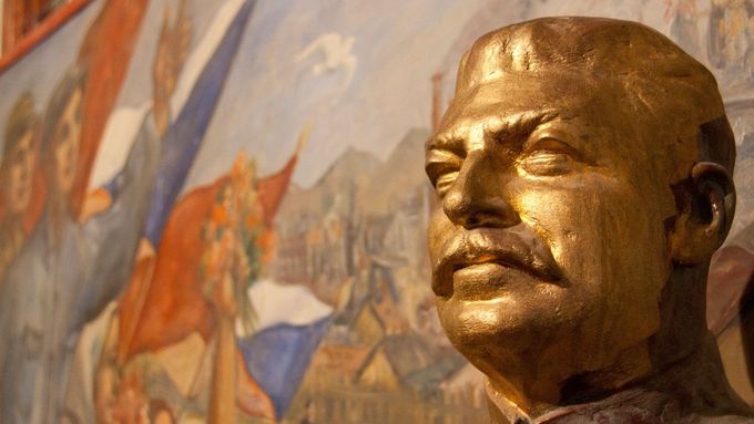 Bojovníci proti komunistické ideologii a proti lidem a organizacím, kteří se hlásí k odkazu stalinismu, začnou určitě po novém roce prověřovat, jak se k novele postaví česká justice.