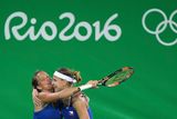 České tenistky Lucie Šafářová a Barbora Strýcová se vyřazením sester Williamsových v prvním kole čtyřhry postaraly o jedno z největších překvapení úvodu olympiády.