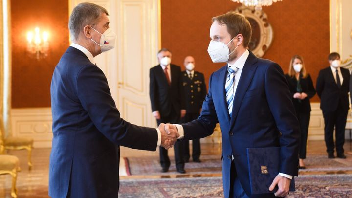Firma ženy, která pracuje pro ruské zbrojaře, hlídá Český dům v Moskvě bez tendru; Zdroj foto: Jiří Ovčáček