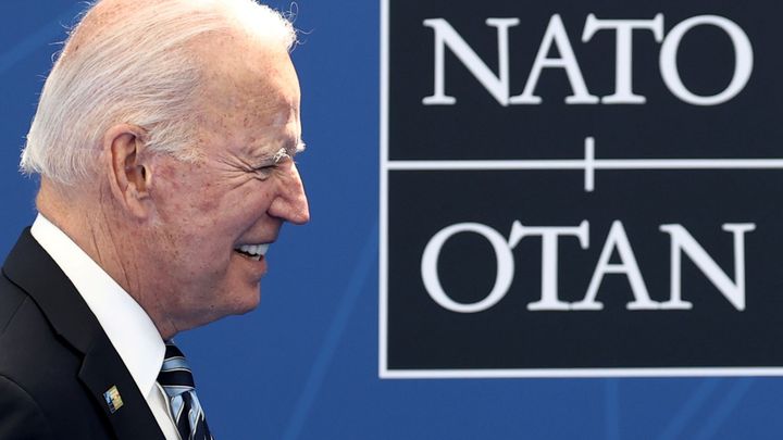 Rusko není nepřítel, domnívá se Zeman. Trump i Biden jsou podle něho "nestateční"; Zdroj foto: Reuters