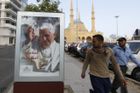 Papež přijel do Libanonu, vyzval k náboženské toleranci