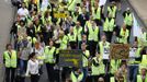 Hundreds of members of German air carrier Lufthansa cabin crew union "UFO" walk towards the Lufthansa headquarters during a strike at the Fraport airport in Frankfurt, August 31, 2012. Lufthansa cancelled 64 flights at its main hub Frankfurt on Friday as cabin crew began the first of a series of strikes over pay and cost cuts in a busy holiday season. The eight-hour industrial action, following the breakdown of 13 months of negotiations between Germany's largest airline and trade union UFO, is due to end at 1100 GMT on Friday. REUTERS/Kai Pfaffenbach (GERMANY - Tags: BUSINESS EMPLOYMENT CIVIL UNREST TRANSPORT)