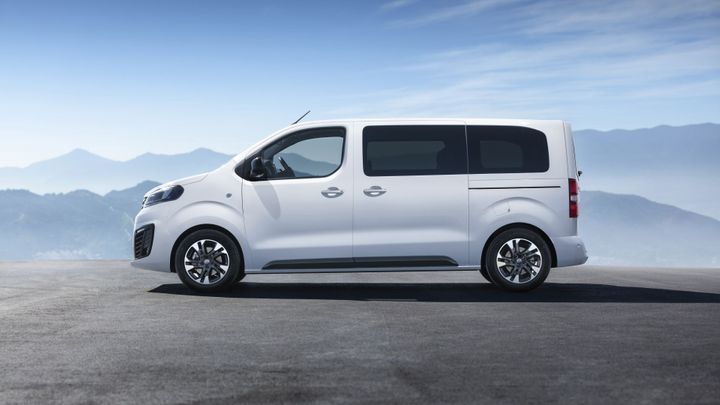 Když nechcete VW Multivan: Auto snů velkých rodin nabízí i konkurence, za jakou cenu?; Zdroj foto: Opel