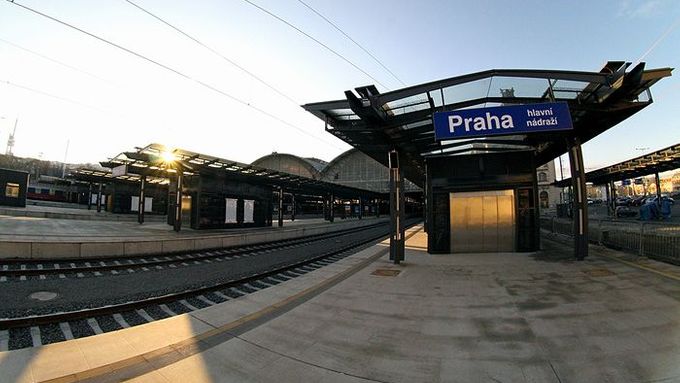 Nové nástupiště hlavního nádraží v Praze.