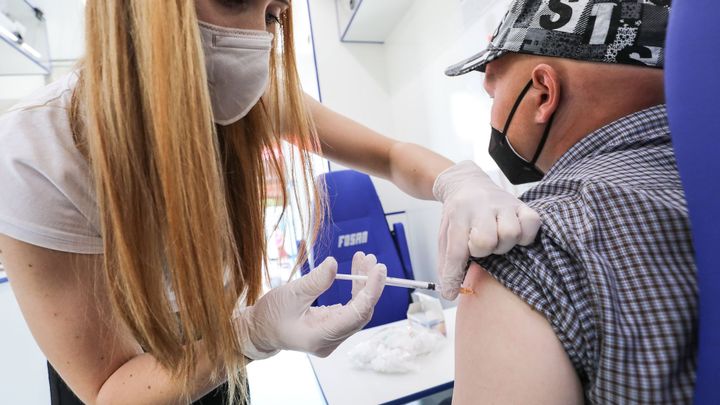 Několik rizikových lidí v Česku dostalo třetí dávku očkování; Zdroj foto: Jakub Plíhal