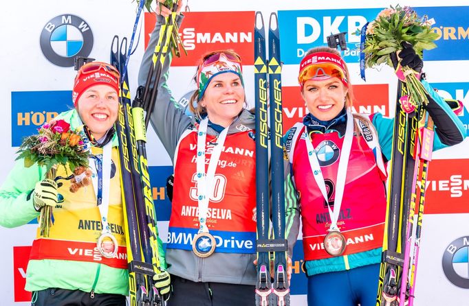 SP Anterselva, masák Ž: Laura Dahlmeierová, Nadine Horchlerová a Gabriela Koukalová