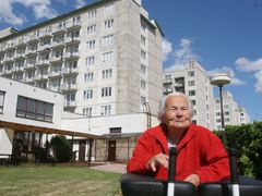 Bývalá ubytovna pro stavitele atomové elektrárny Dukovany, dnes domov pro 193 seniorů.