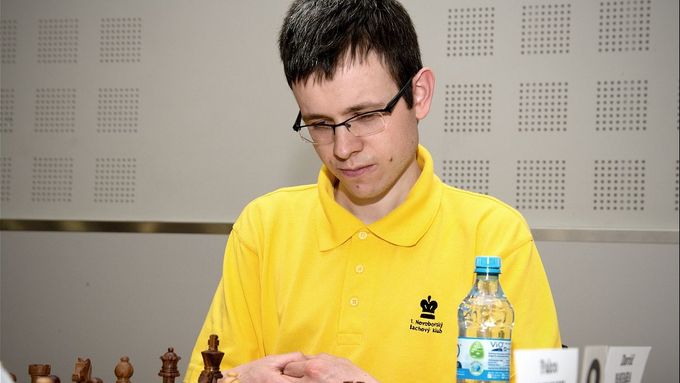 David Navara svou partii prohrál, ale přesto čeští šachisté porazili Tádžikistán.