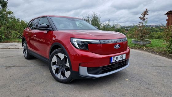 Konečně levnější elektrický Ford. Explorer má techniku Škody, spoustu věcí dělá jinak