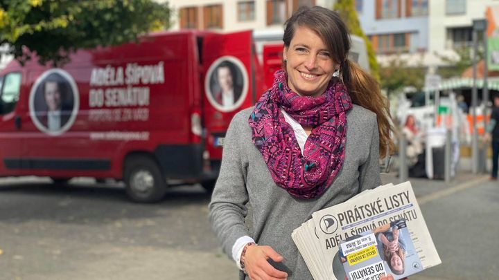 Tvrdě jsem pracovala, říká nejmladší senátorka, která porazila matadora Bendla