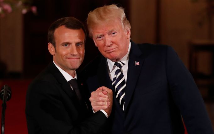 Emmanuel Macron na návštěvě u Donalda Trumpa v Bílém domě.