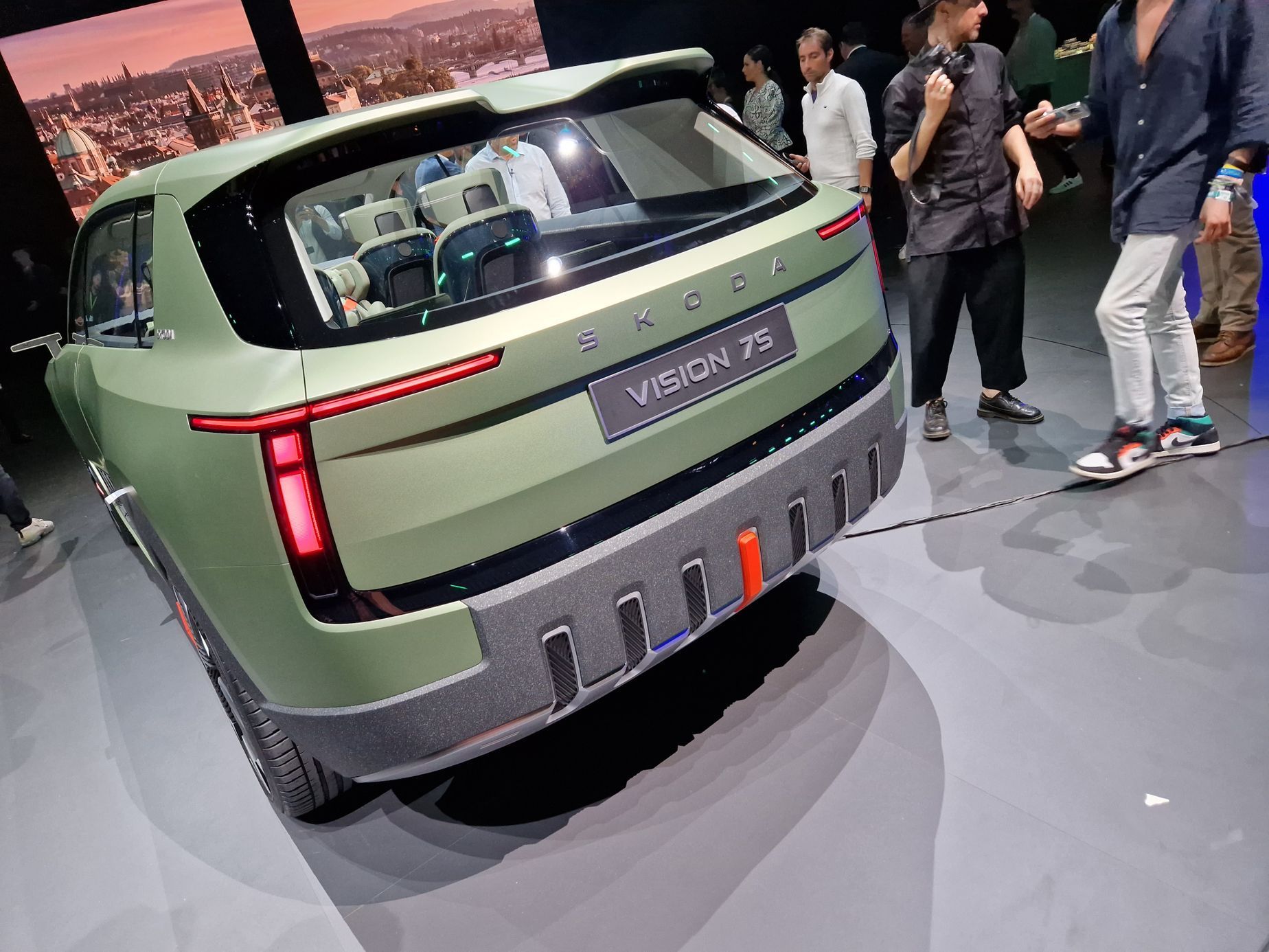 Škoda Vision 7S živě