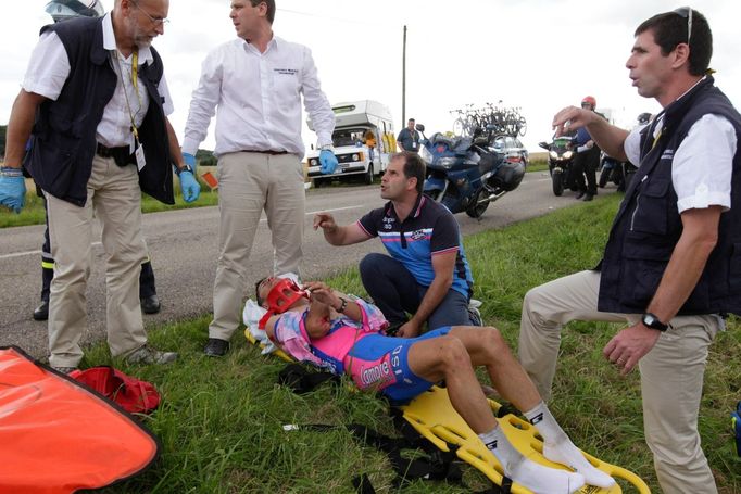 Hromadná nehoda během šesté etapy Tour de France 2012.