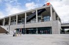 Praha má po 40 letech nové nádraží. Vlaky zajíždějí přímo do budovy