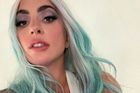 Lady Gaga překvapila fanoušky novou barvou vlasů, strhla vlnu reakcí