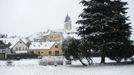 Počátky na Vysočině, rodiště Otokara Březiny, na začátku dubna taktéž pod sněhem. Fotografii zaslala Kateřina Černošová.