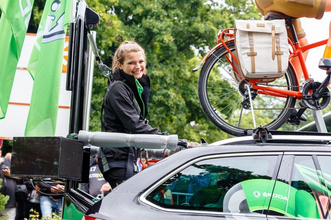 Reklamní karavana Tour de France baví lidi už od roku 1930