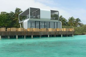 Ekologický panelový domek nainstalují za pár minut. Stát může na pláži i vysoko v horách