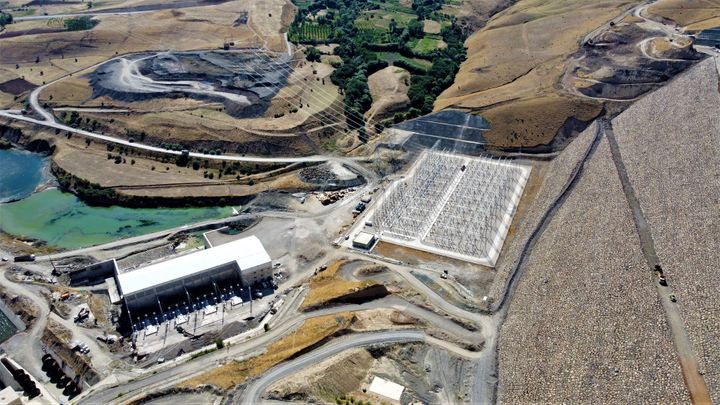 Přehrady uprostřed pouště. Češi dokončili v Turecku dvě elektrárny, věří, že vydělají
