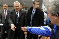 Proti Zemanovi demonstroval i hokejový trenér Lener