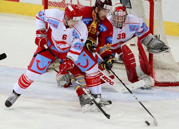 Spengler Cup: Dominik Hašek a Grigorij Želdakov, Morris Trachsler