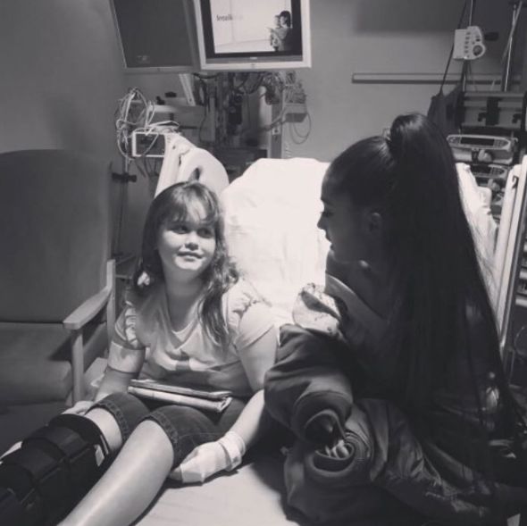 Ariana Grande v nemocnici