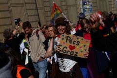 V maďarském městě Pécs se navzdory zákazu úřadů konal pochod hrdosti Pécs Pride