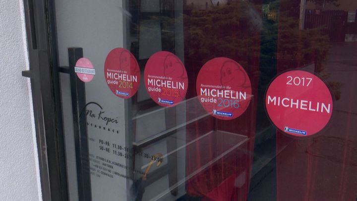 Česko zaplatí Michelinu za zařazení do gastroprůvodce. Stojí 50 milionů na pět let