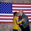 polibek Donald Melania Trump základna Irák prosinec 2018