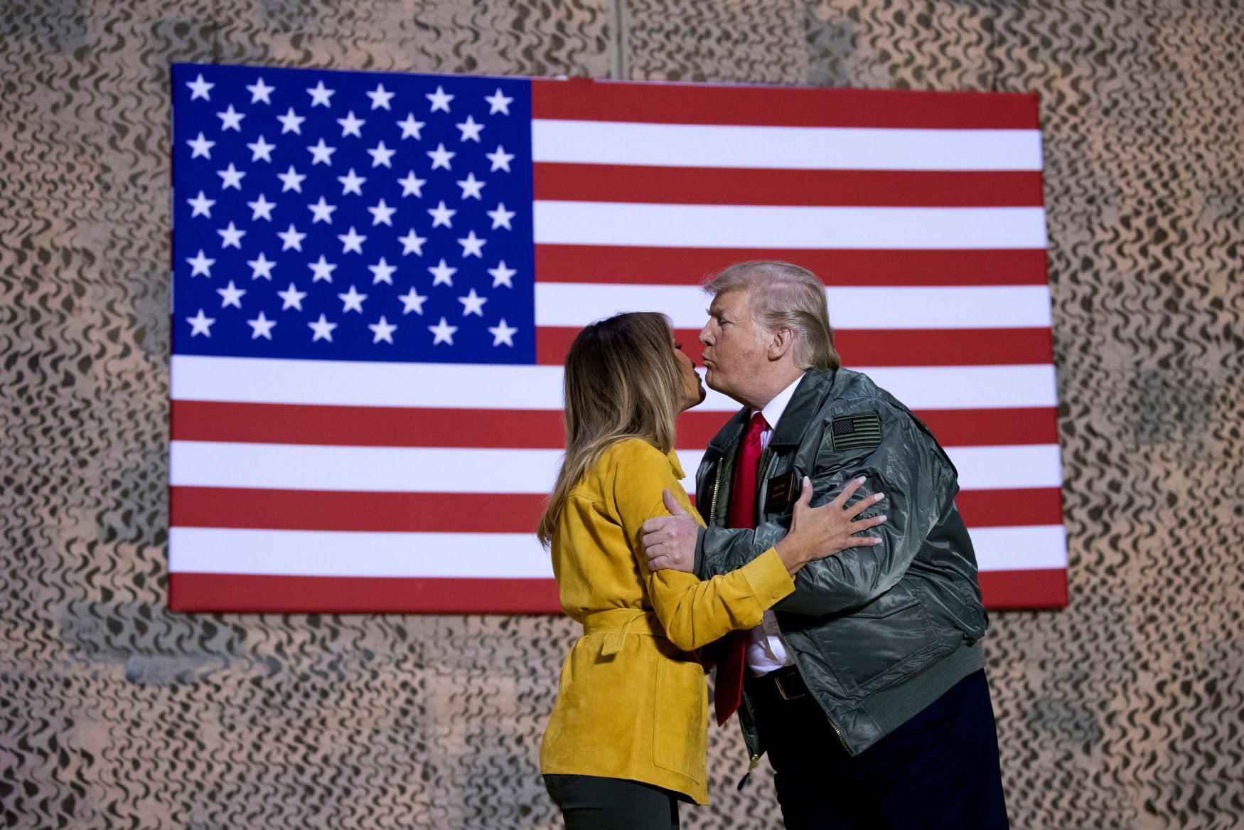 polibek Donald Melania Trump základna Irák prosinec 2018