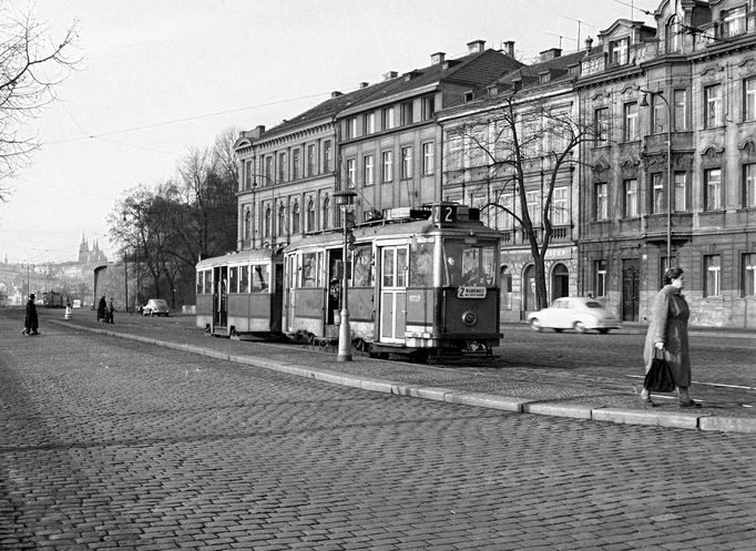 Před 125 lety byly založeny Elektrické podniky královského hlavního města Prahy, které se později přeměnily na dnešní Dopravní podnik hl. m. Prahy.