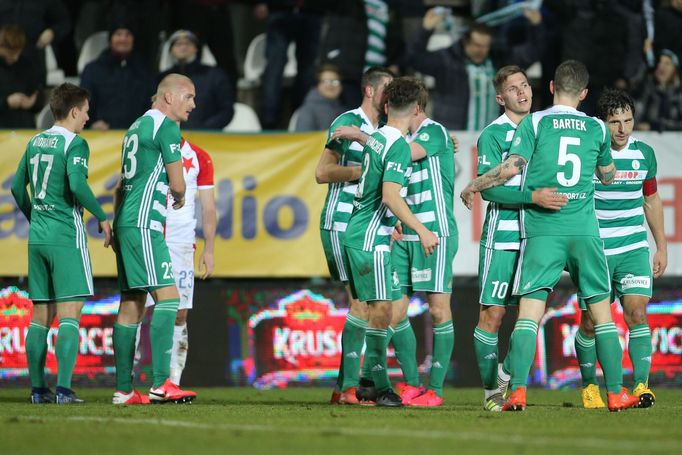 Radost hráčů Bohemians po zápase 21. kola FL Bohemians  - Slavia Praha