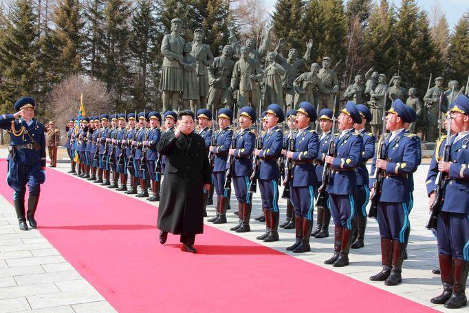 Kim Čong-un pokořil nejvyšší horu Severní Koreje.