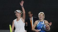 Barbora Krejčíková s Kateřinou Siniakovou ovládly čtyřhru na Turnaji mistryň
